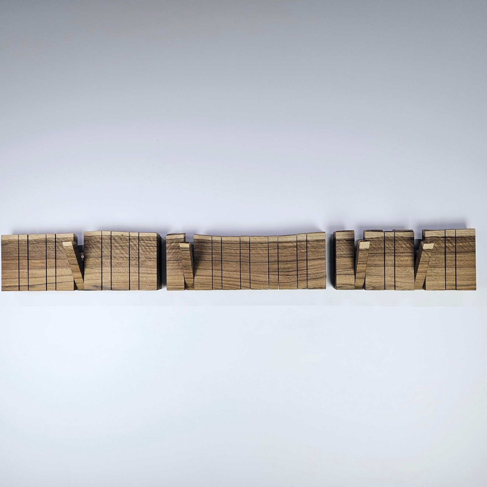 Set of 3 pieces Wall-Mounted Organizer. Walnut .Exclusive