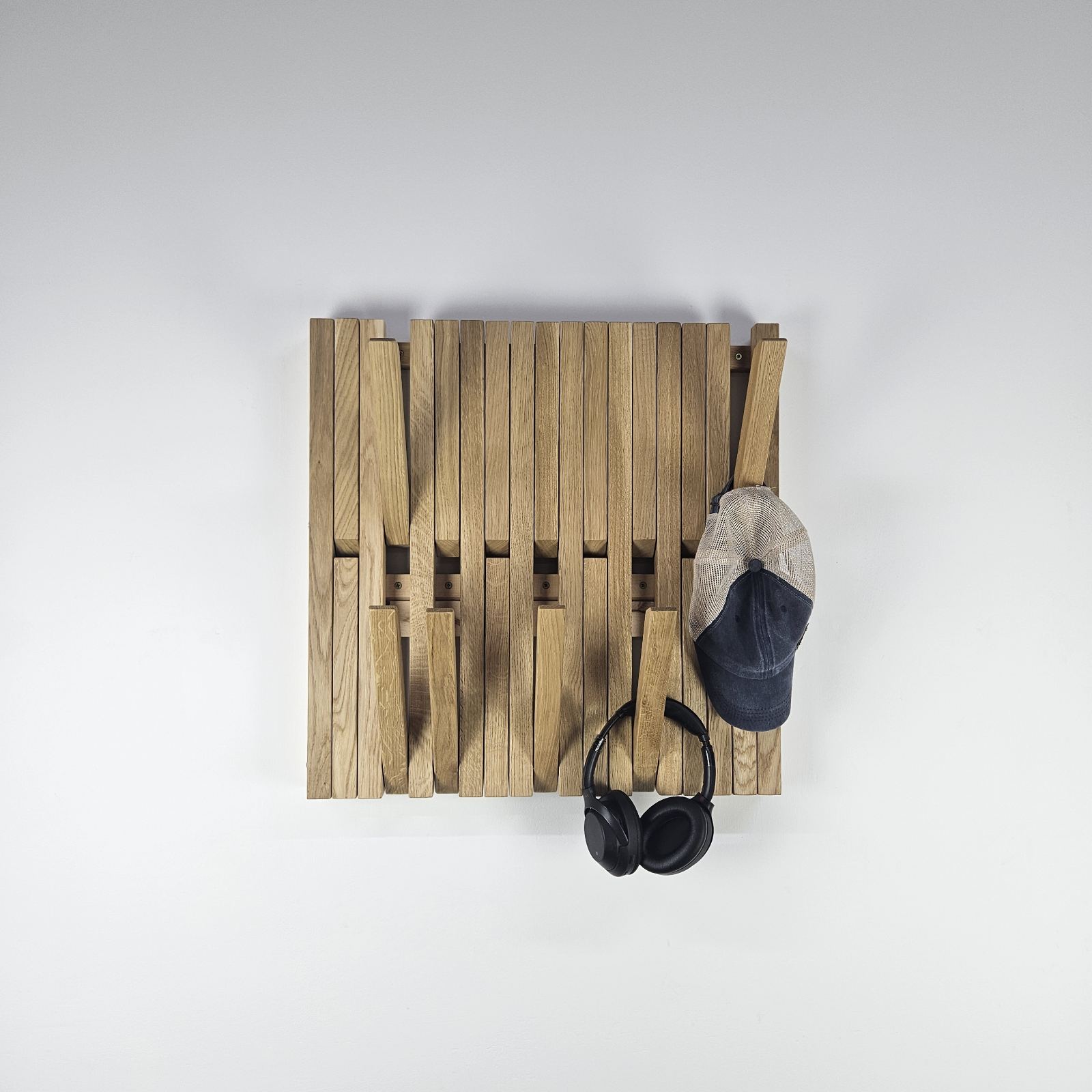 Wall-Mounted Organizer. Oak. Promotional offers.SALE