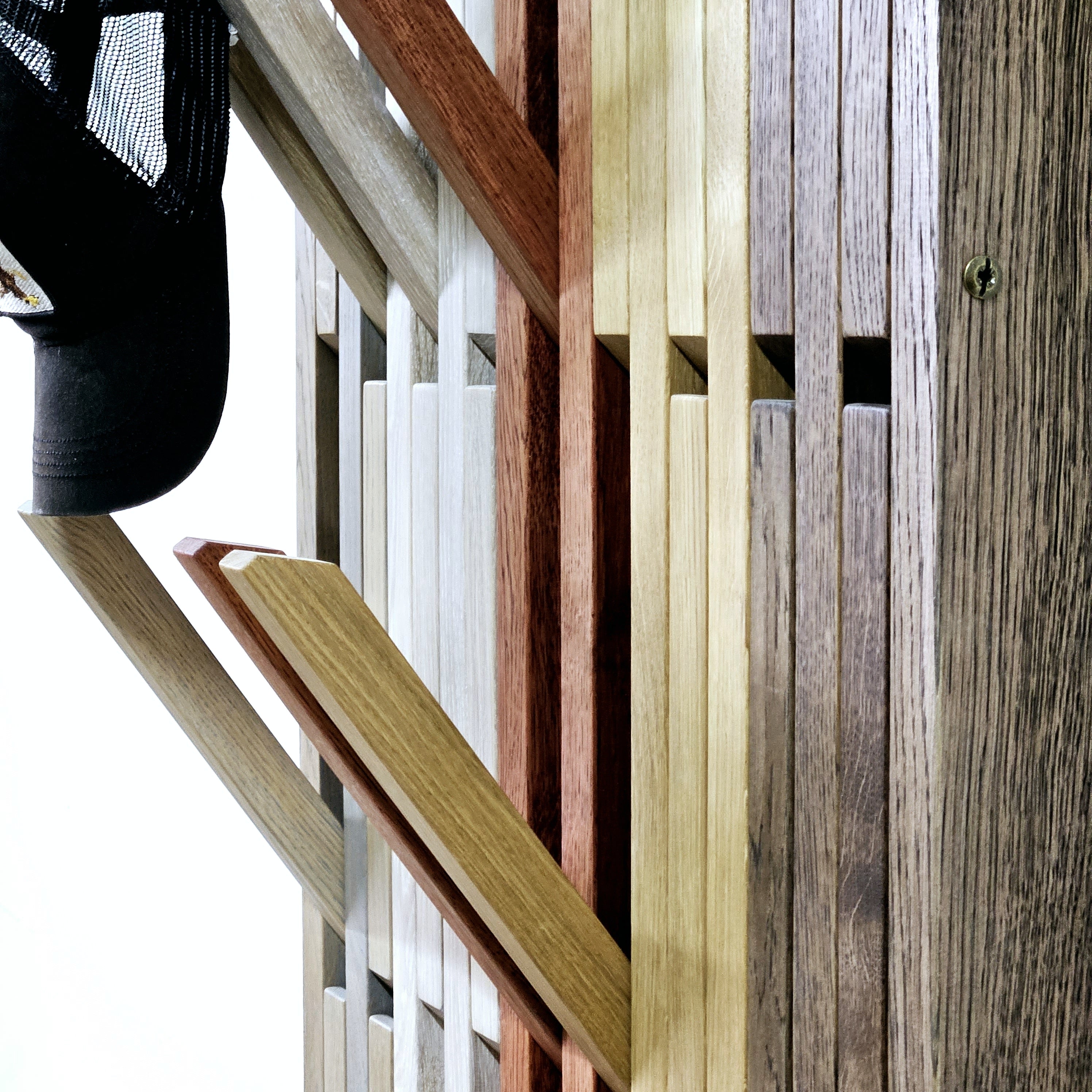 Wall-mounted organizer. natural oak. art color mix