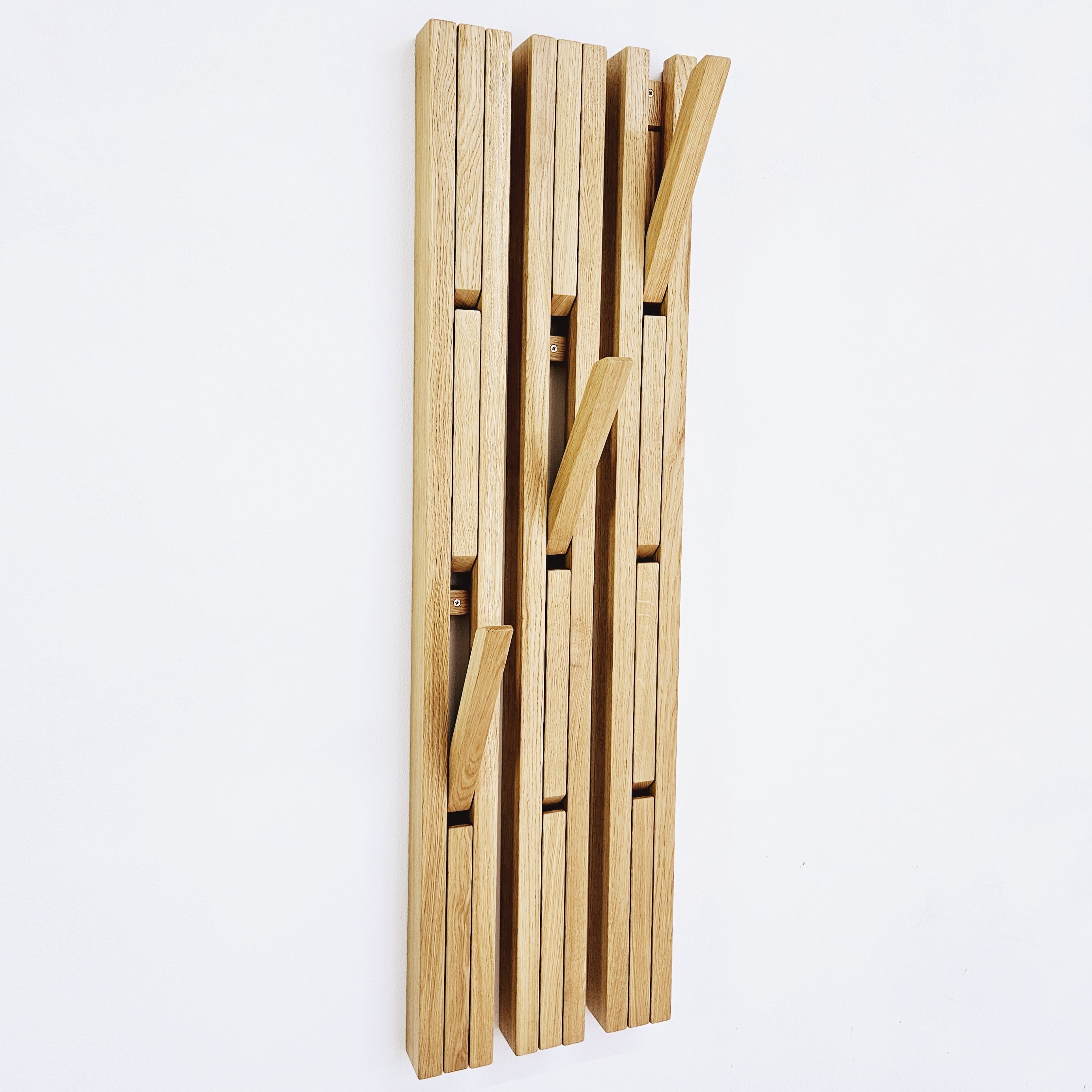 New.Wall - mounted organizer.natural oak. thin coat hanger