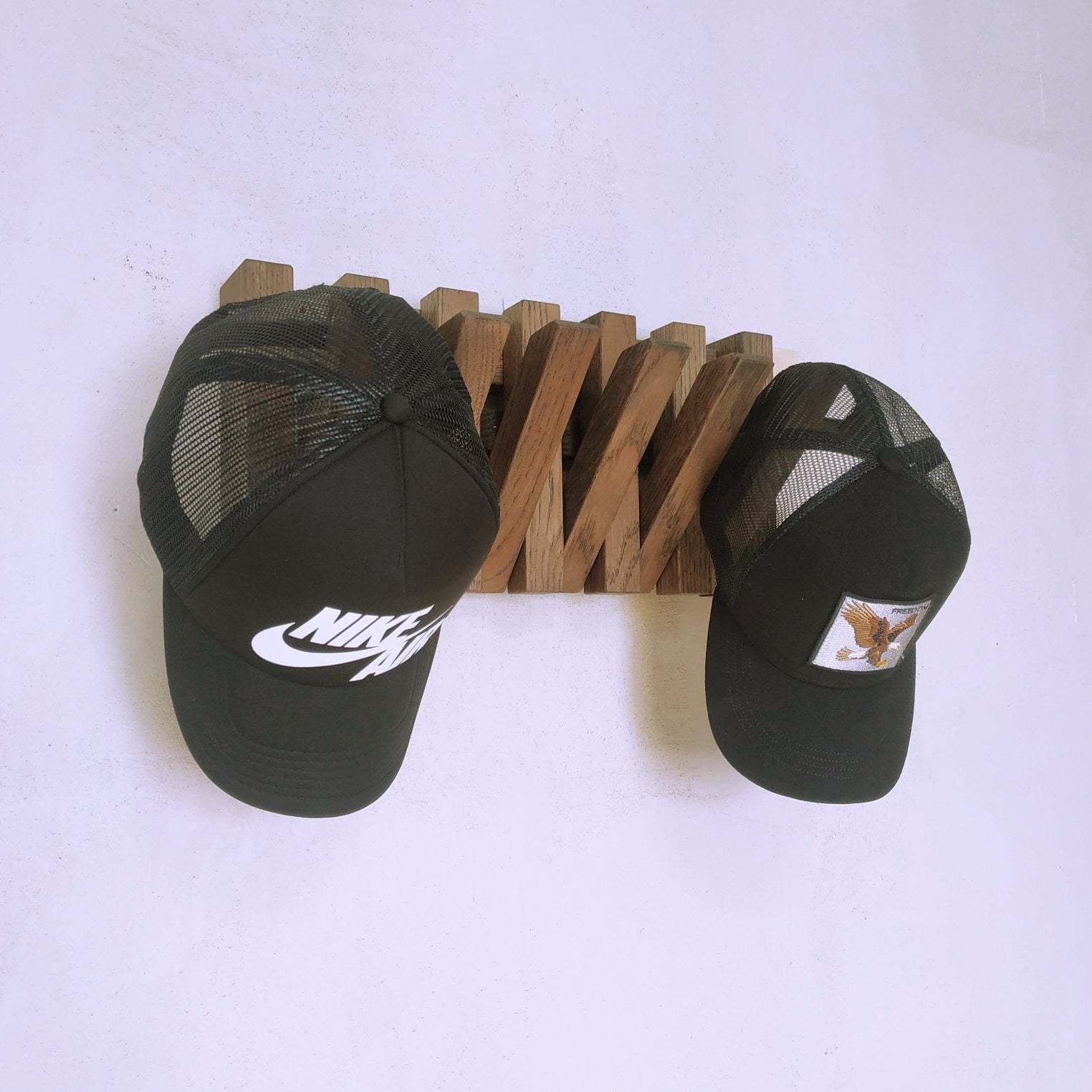 Wall-mounted organizer. mini dark natural oak