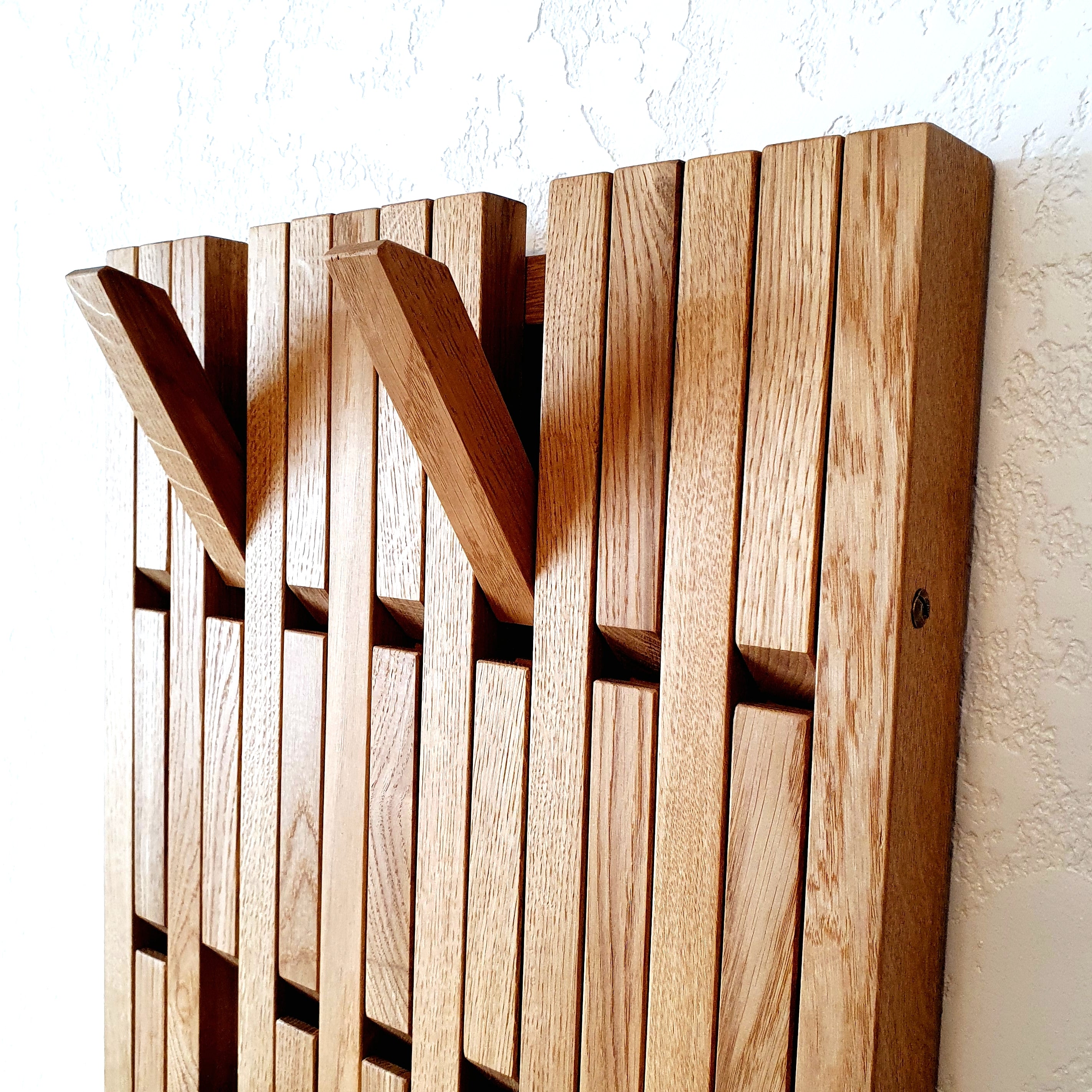 Wall-mounted organizer. natural oak. mini