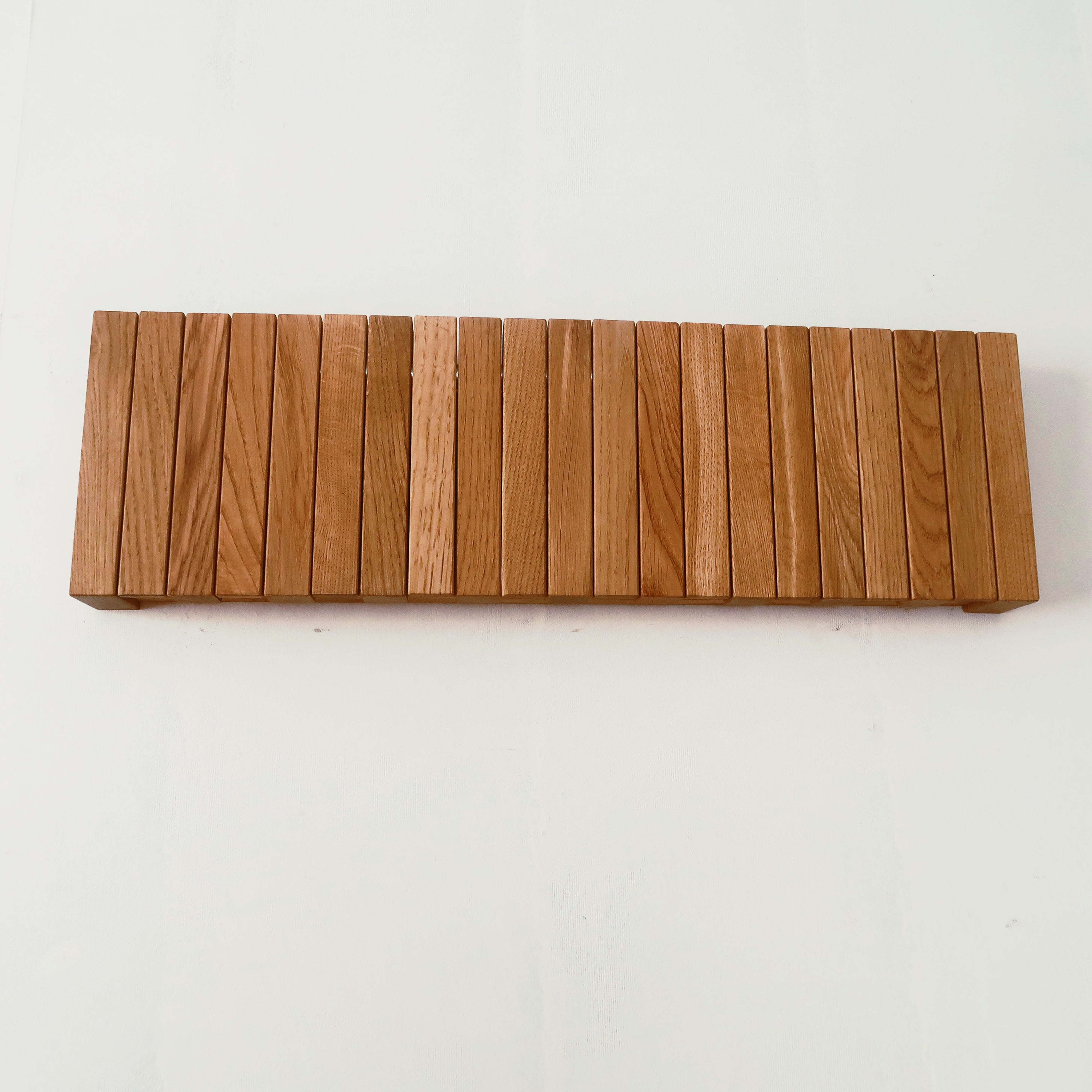 Wall-mounted organizer. natural oak. mini