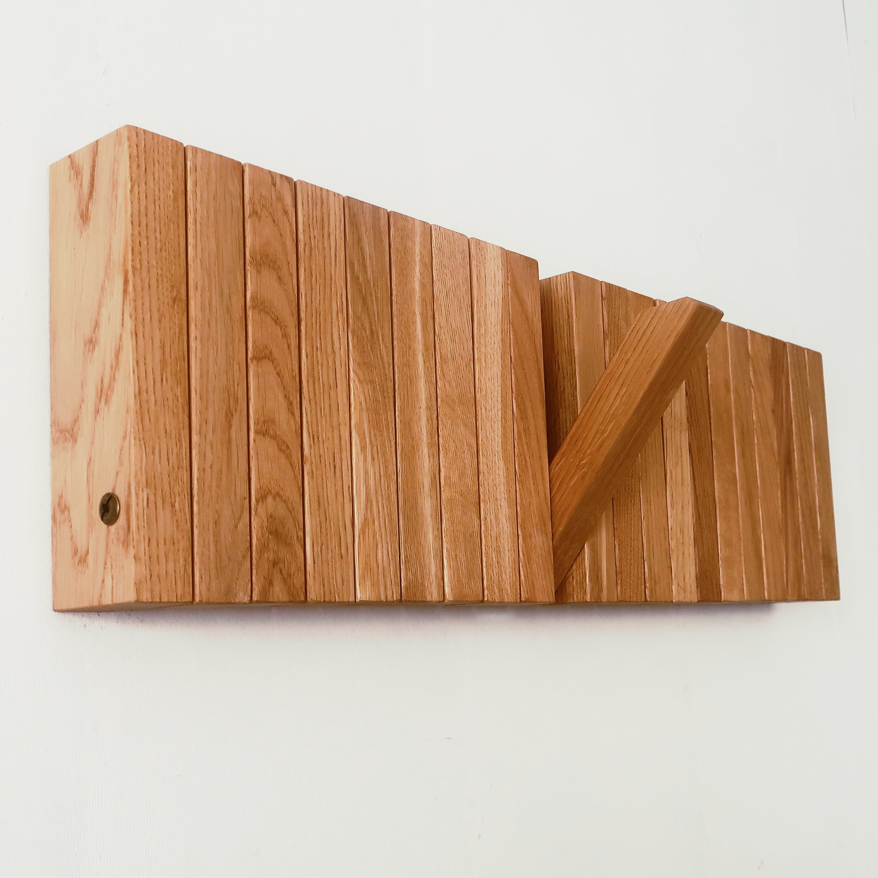 Wall-mounted organizer. natural oak. mini